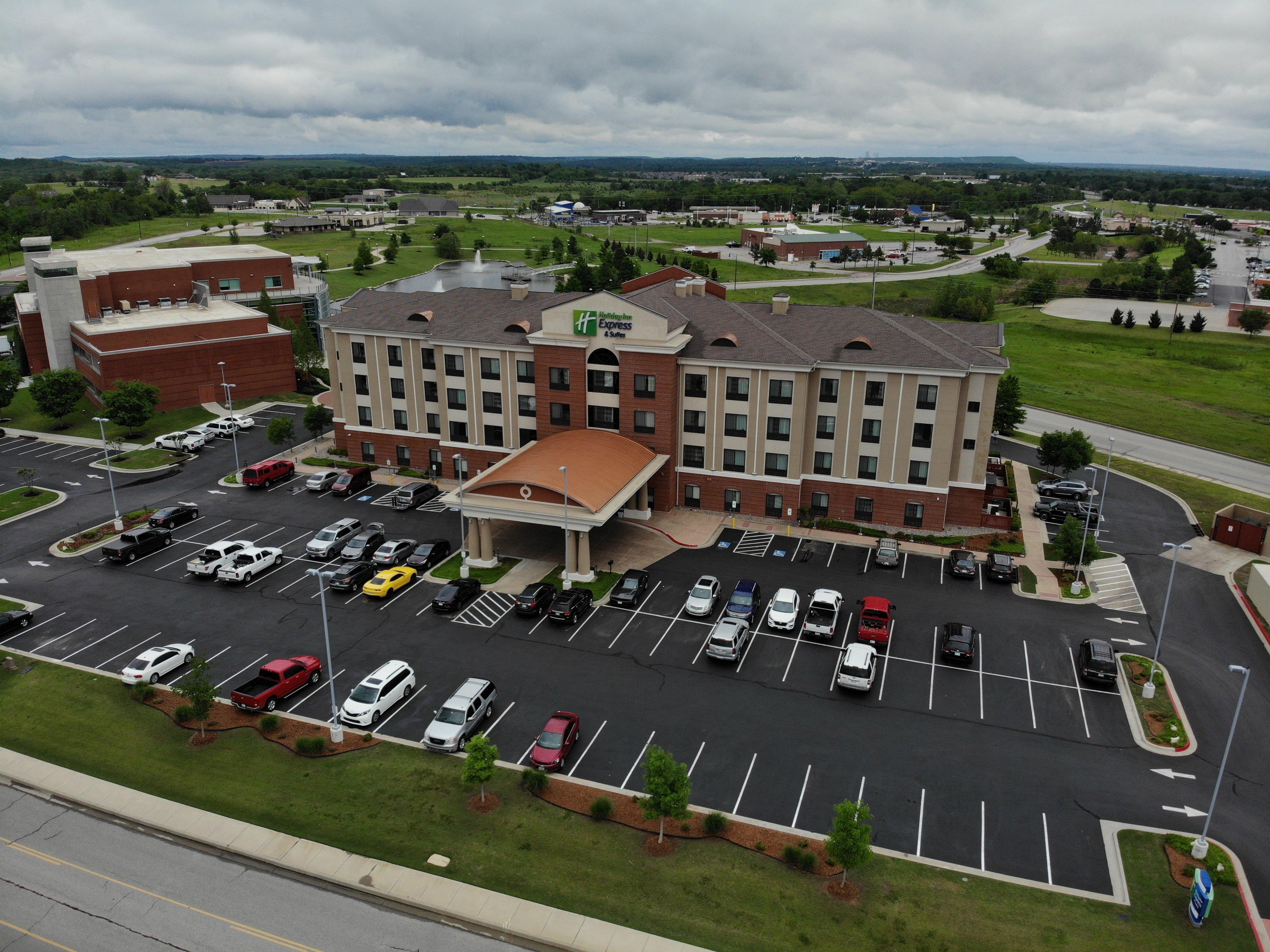 Holiday Inn Express & Suites Glenpool By Ihg Luaran gambar